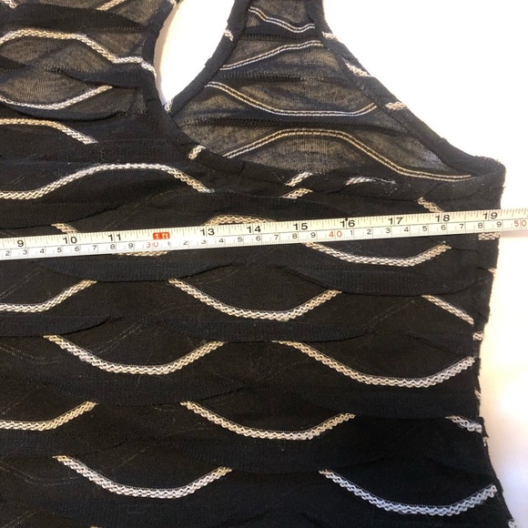 4/$25👀 Max Studio XL Black and White Wave Patterned Racer Back Tank Top - Picture 4 of 9